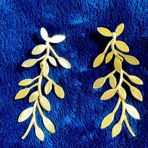 Gold color metal earrings